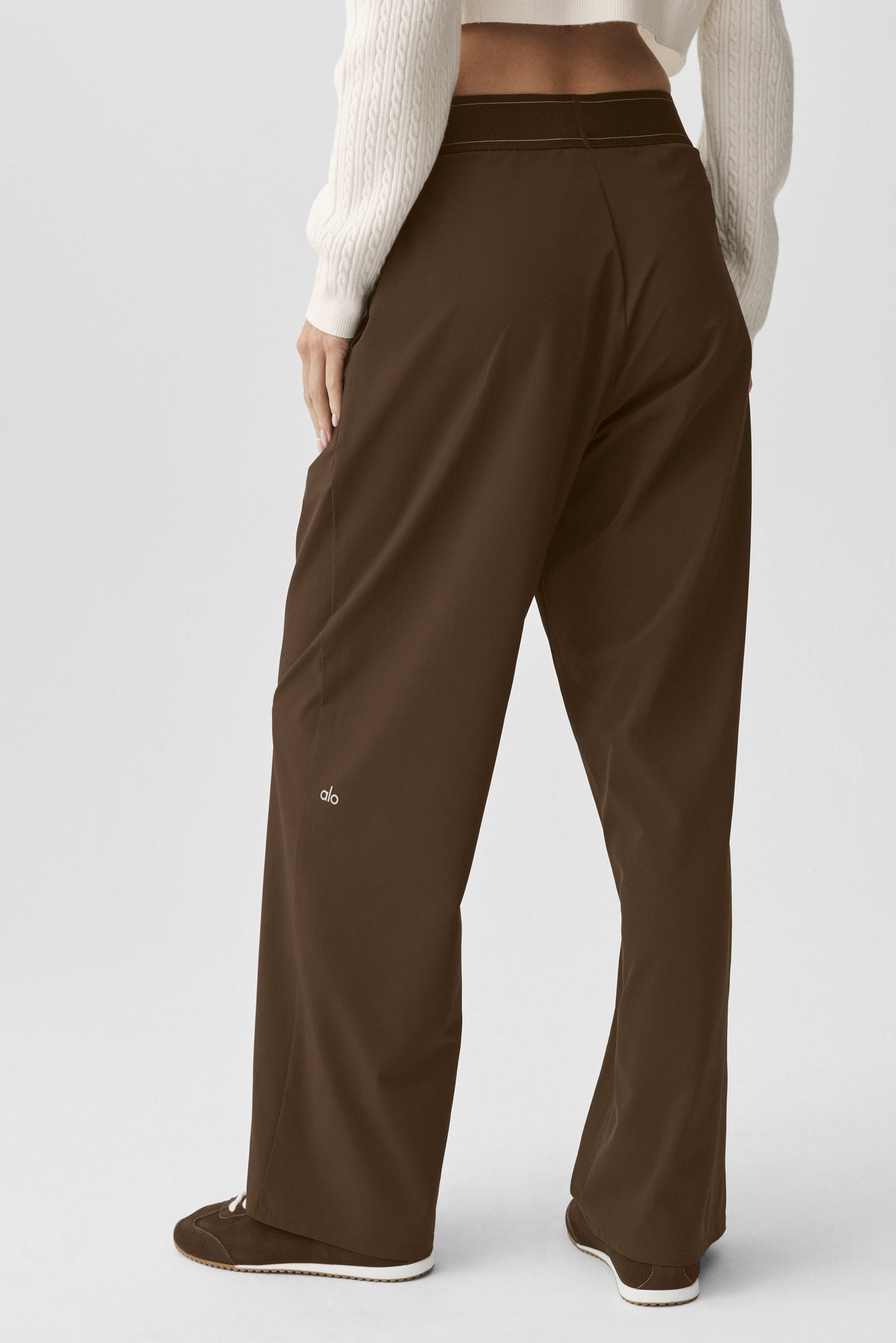 Alo Yoga Suit Up Trouser (Regular) - Espresso - imagen 4