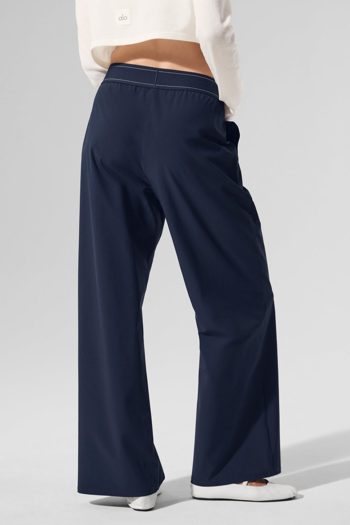 Alo Yoga Suit Up Trouser (Regular) - Navy - imagen 2