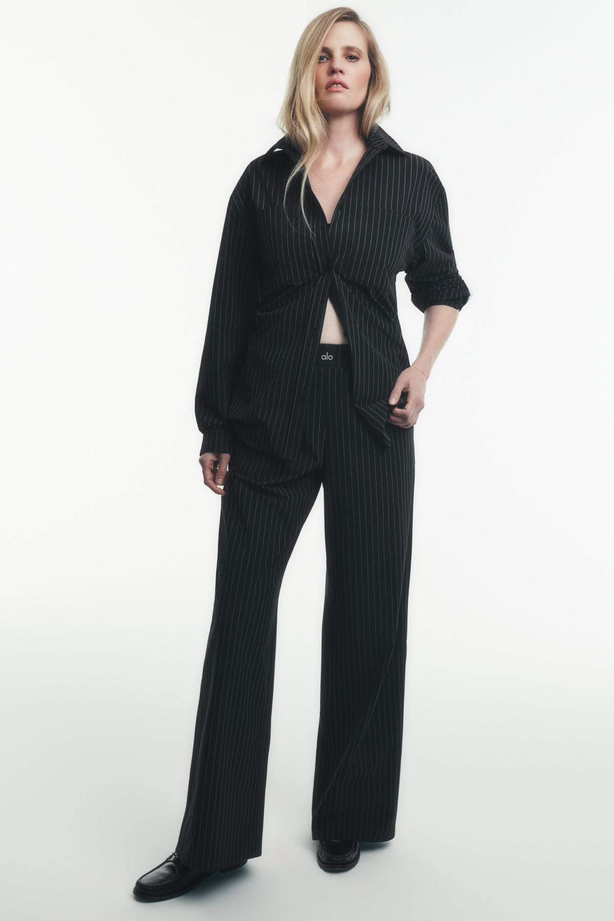 Alo Yoga Pinstripe Daylight Boxer Pant (Regular) - Black/Titanium - imagen 1