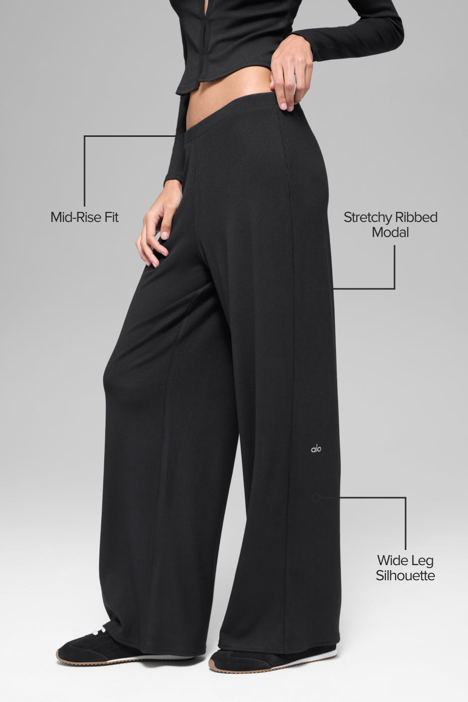 Alo Yoga Mid-Rise Dreamlight Straight Pant - Black - imagen 2