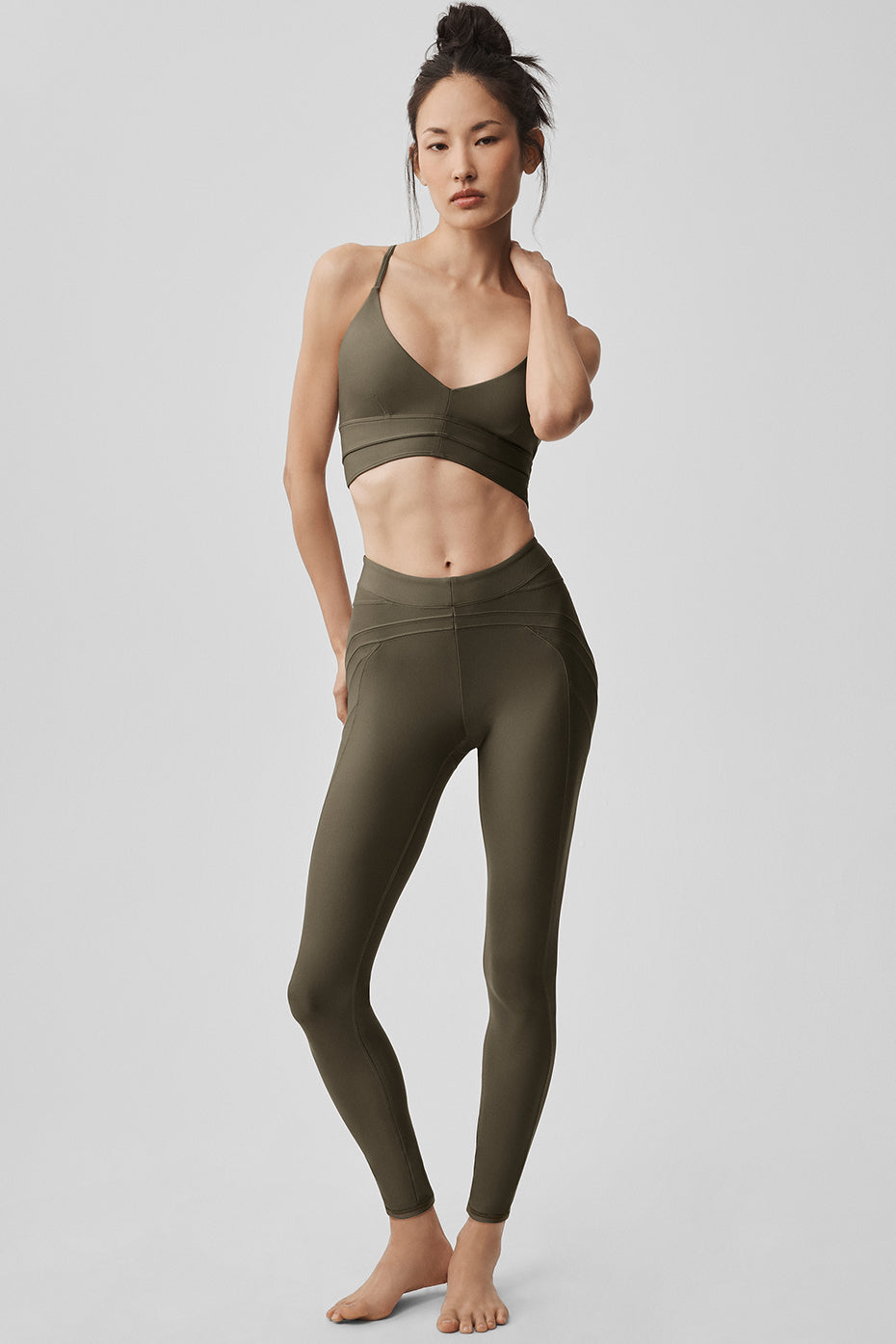 Alo Yoga Airlift High-Waist Evolve Legging - Olive Tree - imagen 6