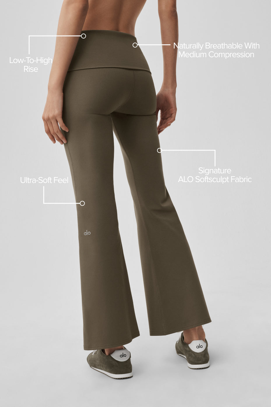Alo Yoga ALO Softsculpt Foldover Flare Legging (Short) - Olive Tree - imagen 2
