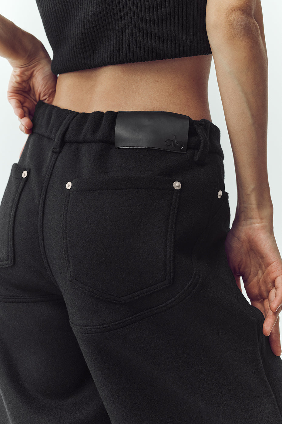 Alo Yoga Wool Blend Nightcap Wide Leg Pant - Black - imagen 3