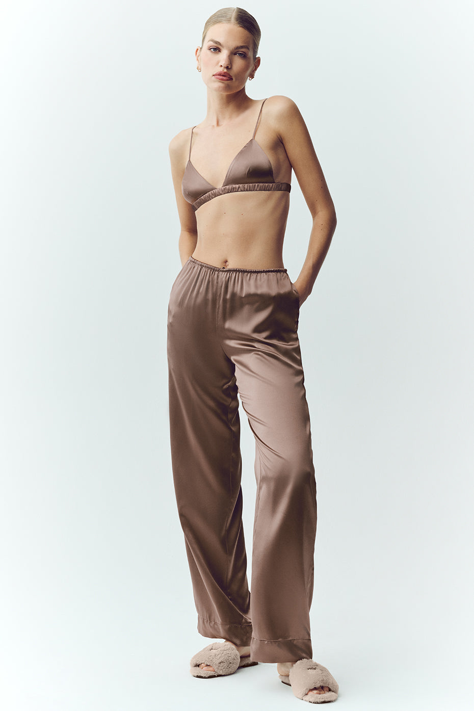 Alo Yoga Silk Luminous Pant (Regular) - Alpine Cocoa - imagen 1