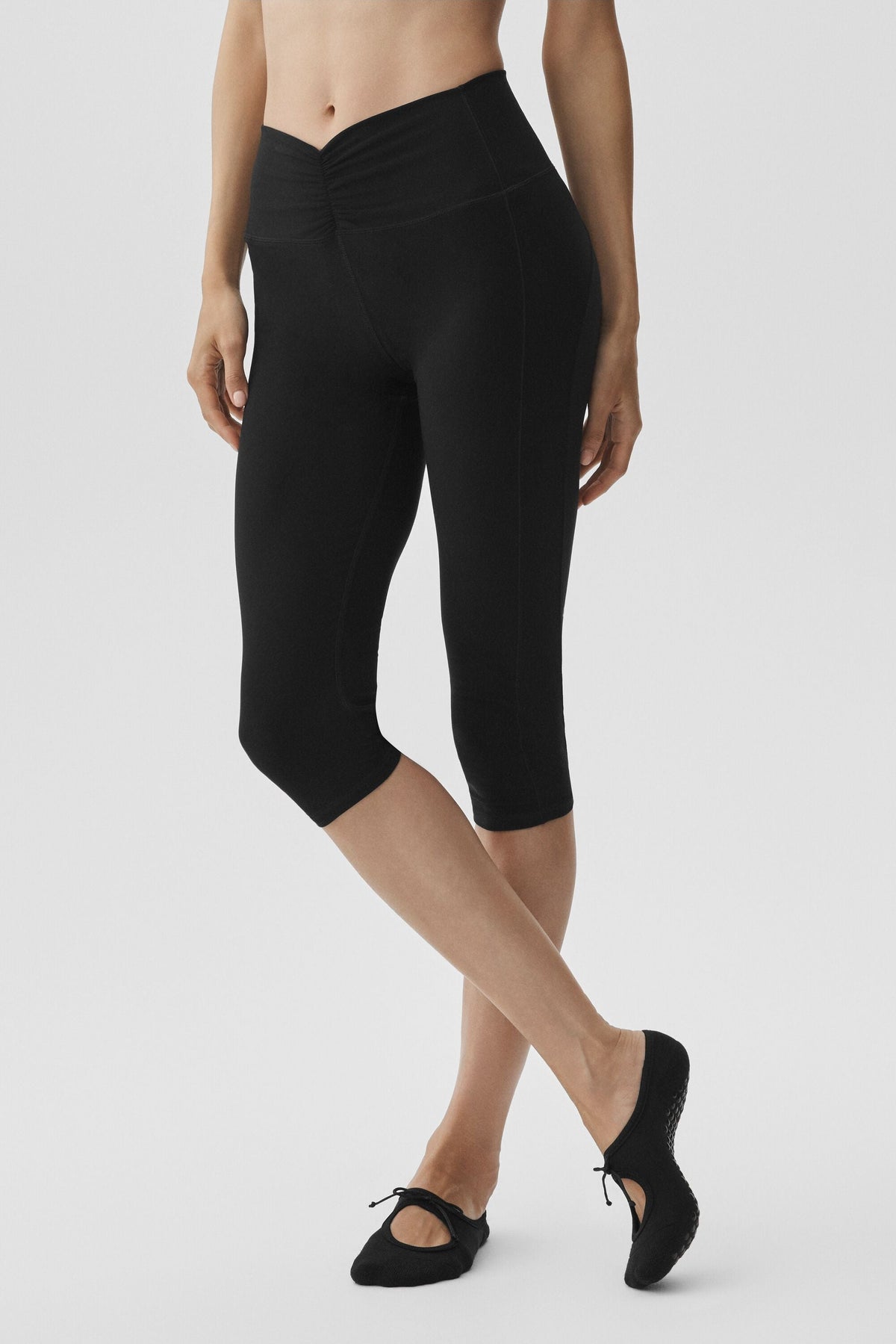 Alo Yoga Alosoft High-Waist Intuition Capri - Black - imagen 3