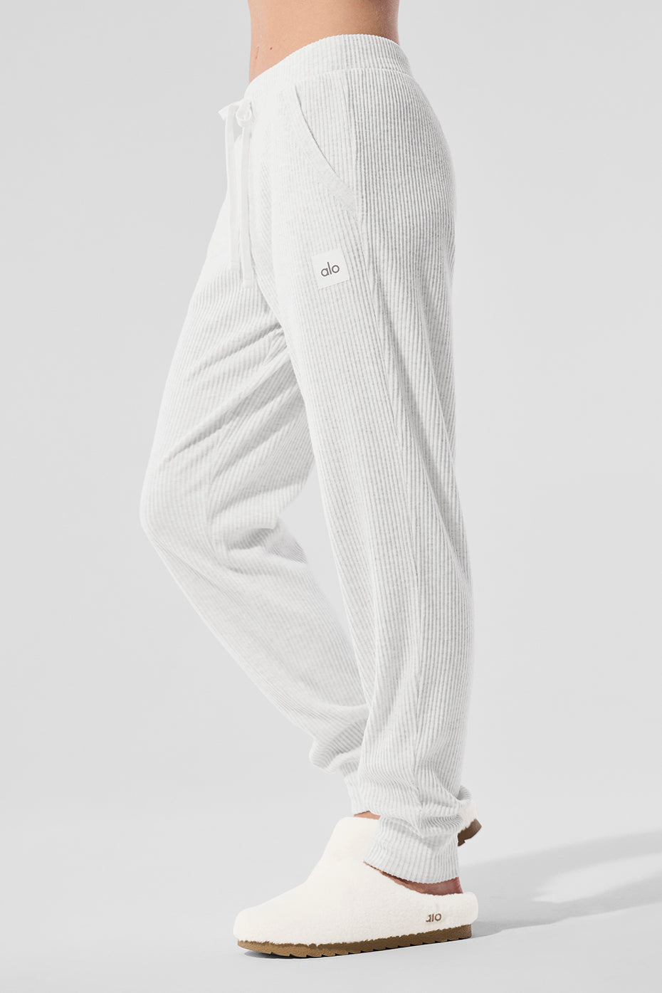 Alo Yoga Muse Sweatpant - White Heather - imagen 3