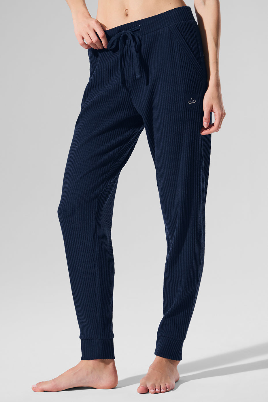 Alo Yoga Muse Sweatpant - Navy - imagen 4