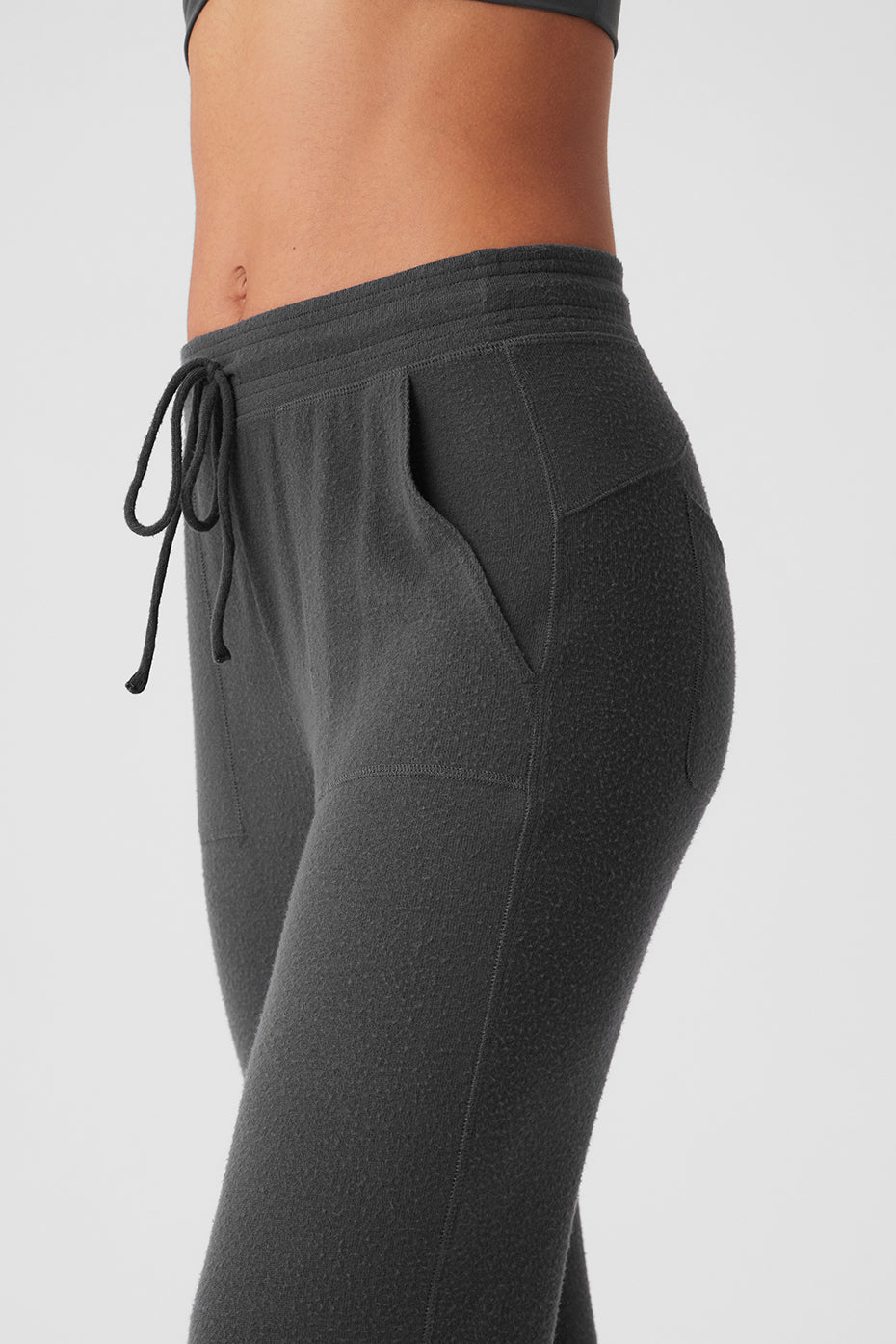 Alo Yoga Soho Sweatpant - Anthracite - imagen 4