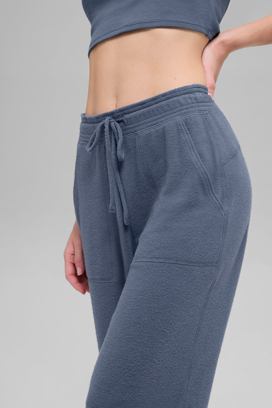 Alo Yoga Soho Sweatpant - Bluestone - imagen 4