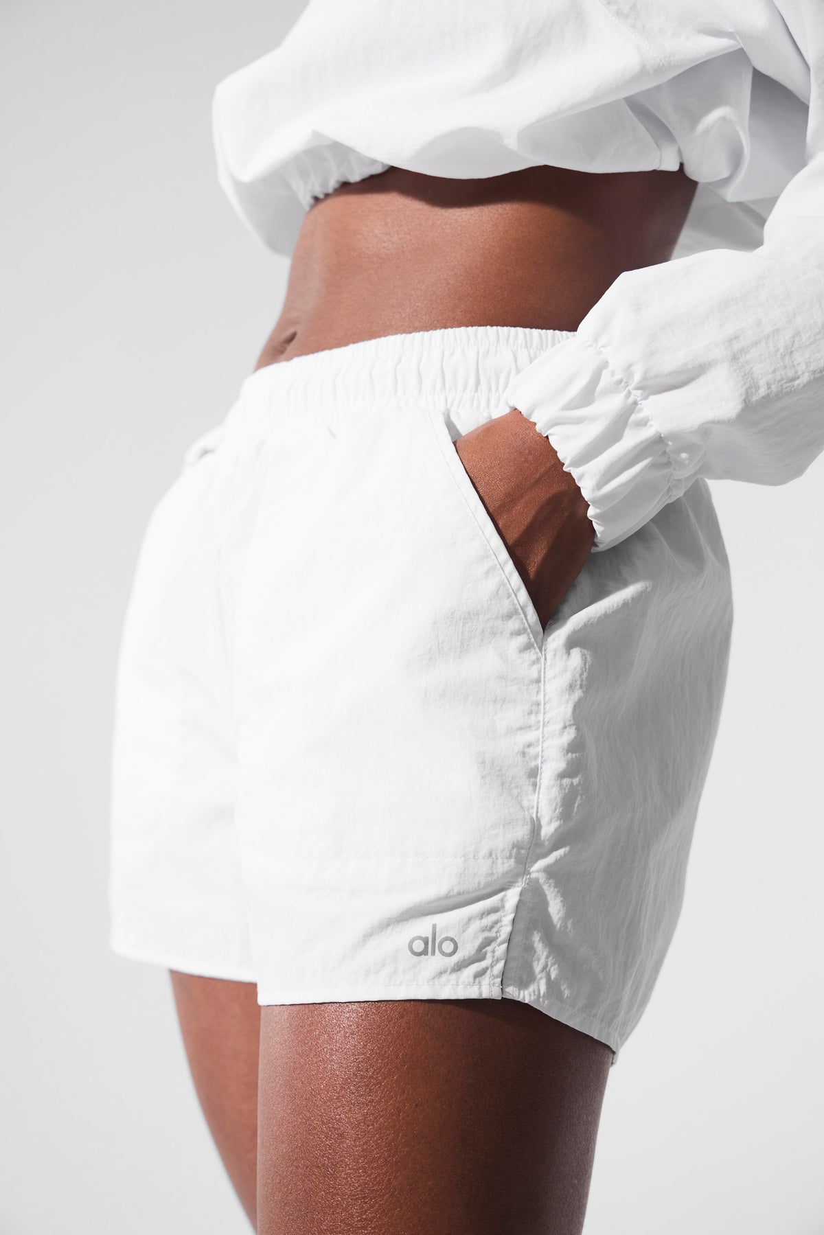 Alo Yoga Alumni Short - White - imagen 3