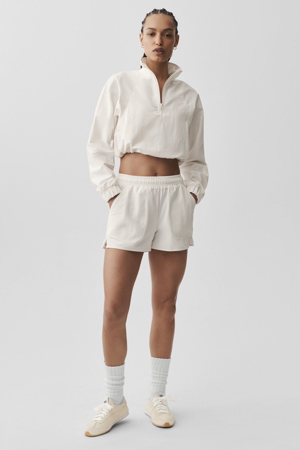 Alo Yoga Alumni Short - Ivory - imagen 5
