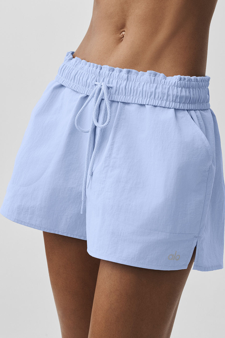 Alo Yoga Alumni Short - Light Provence Blue - imagen 3
