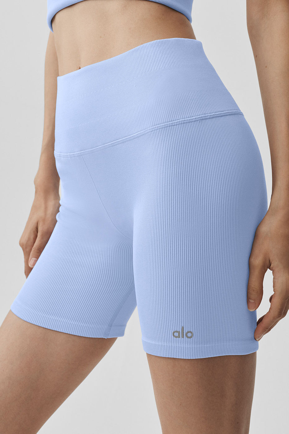 Alo Yoga 5" Seamless Ribbed Favorite Short - Light Provence Blue - imagen 2