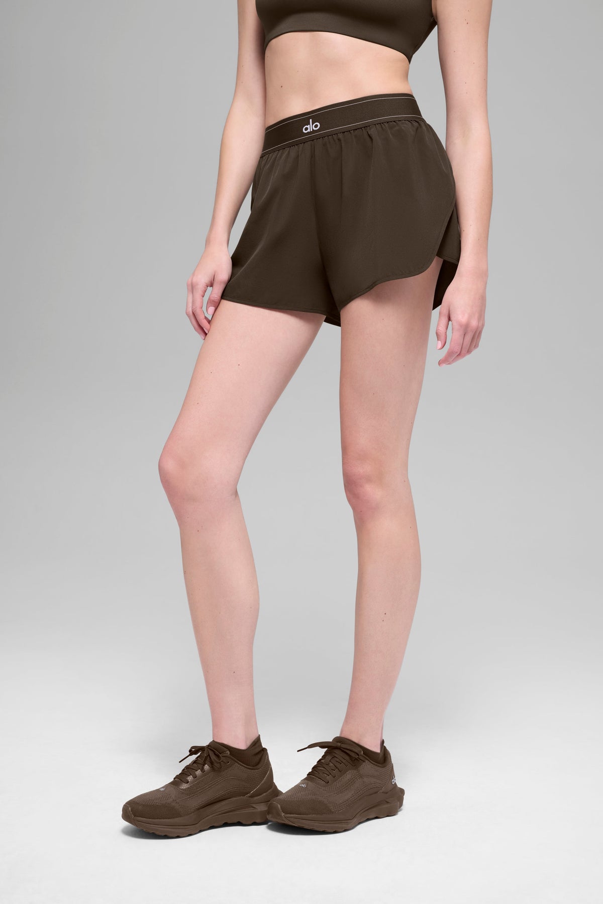 Alo Yoga Match Point Short - Espresso - imagen 3