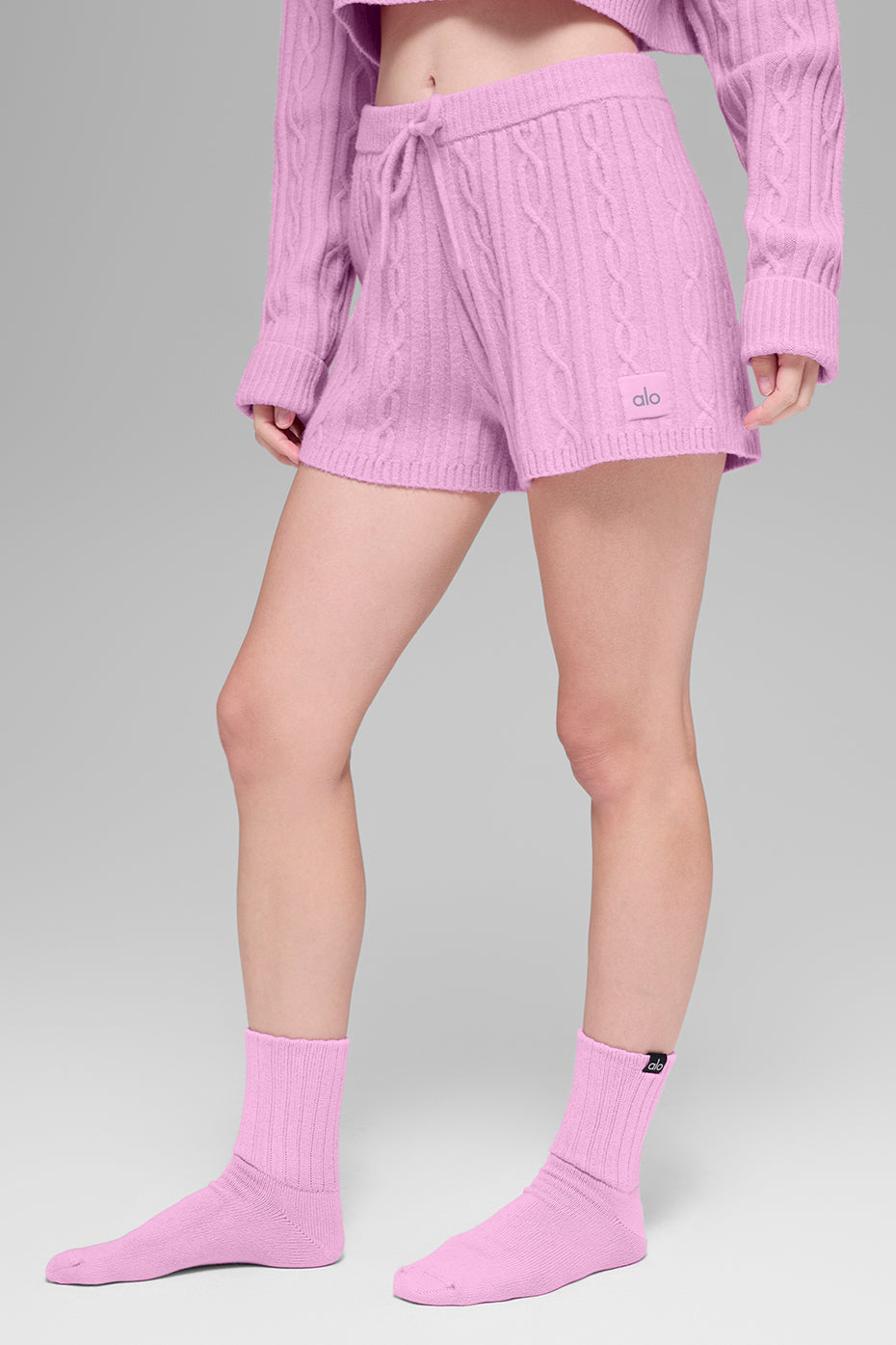 Alo Yoga Cable Knit Winter Bliss Short - Candy Heart Pink - imagen 4