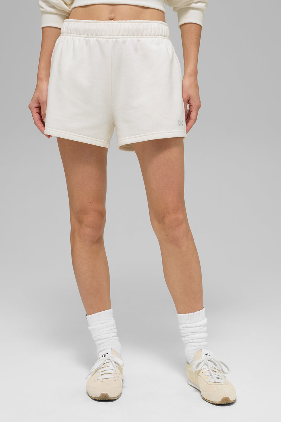 Alo Yoga Accolade Short - Ivory - imagen 1