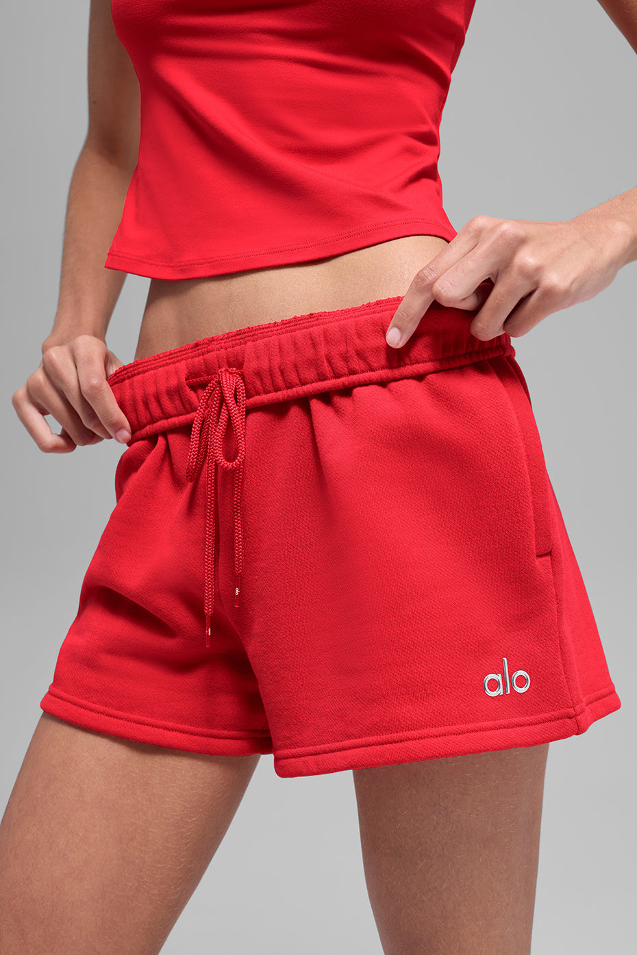 Alo Yoga Accolade Short - Bright Red - imagen 2