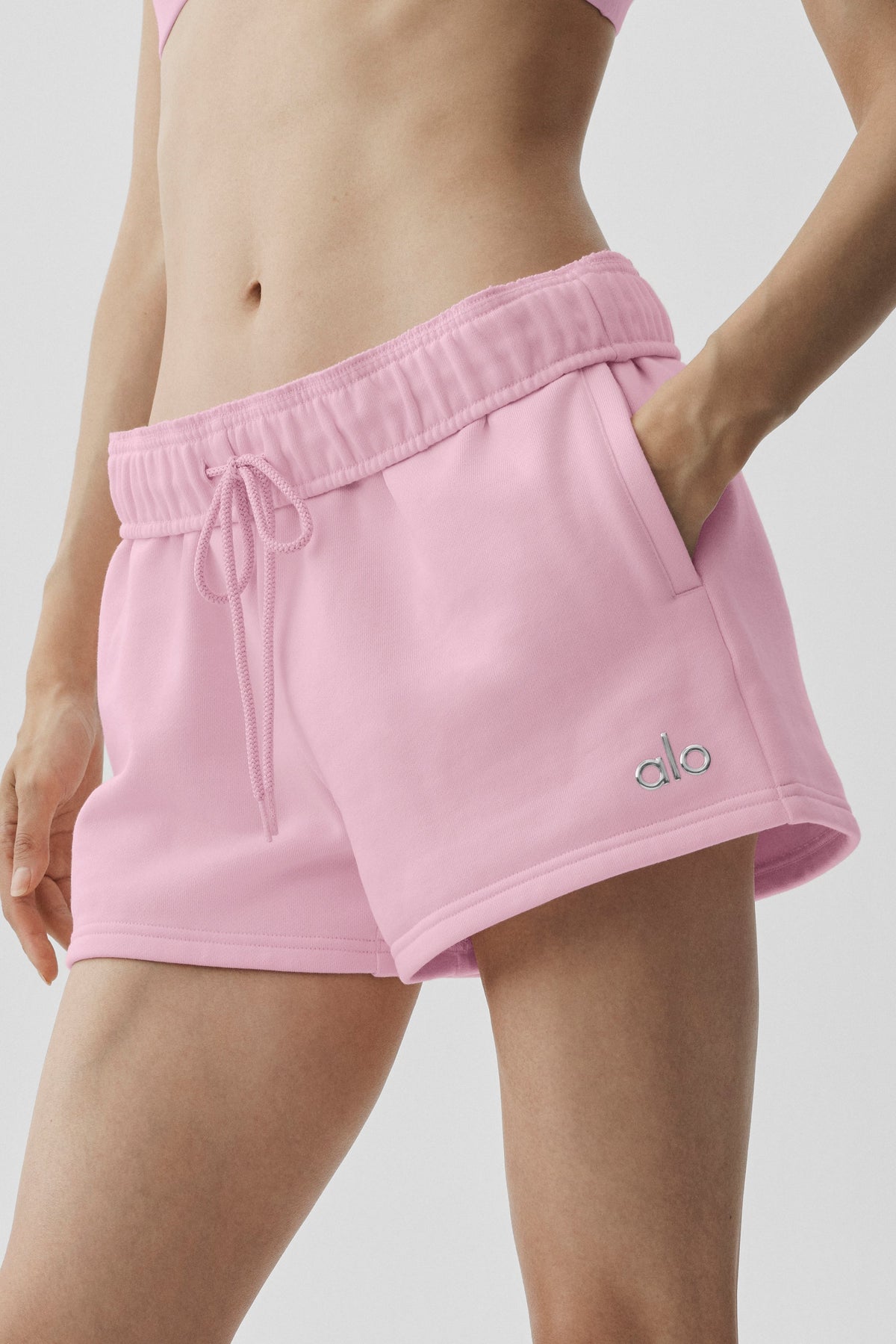 Alo Yoga Accolade Short - Pink Marshmallow - imagen 3