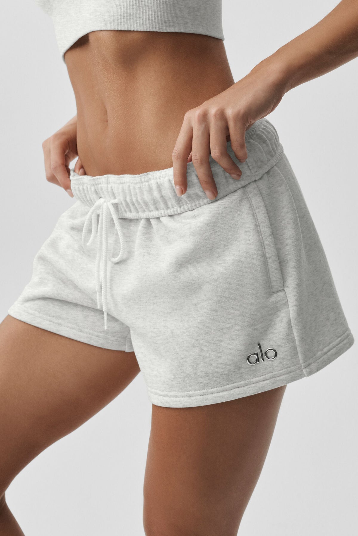 Alo Yoga Accolade Short - White Heather - imagen 2