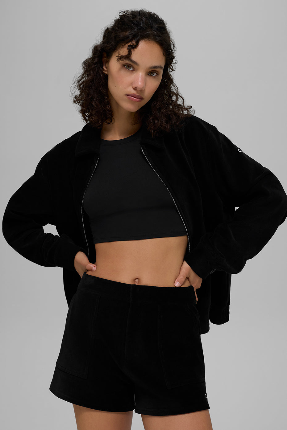 Alo Yoga Micro Corduroy On Duty Short - Black - imagen 4