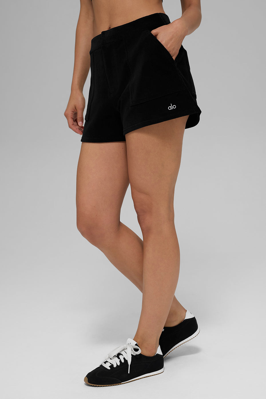 Alo Yoga Micro Corduroy On Duty Short - Black - imagen 1
