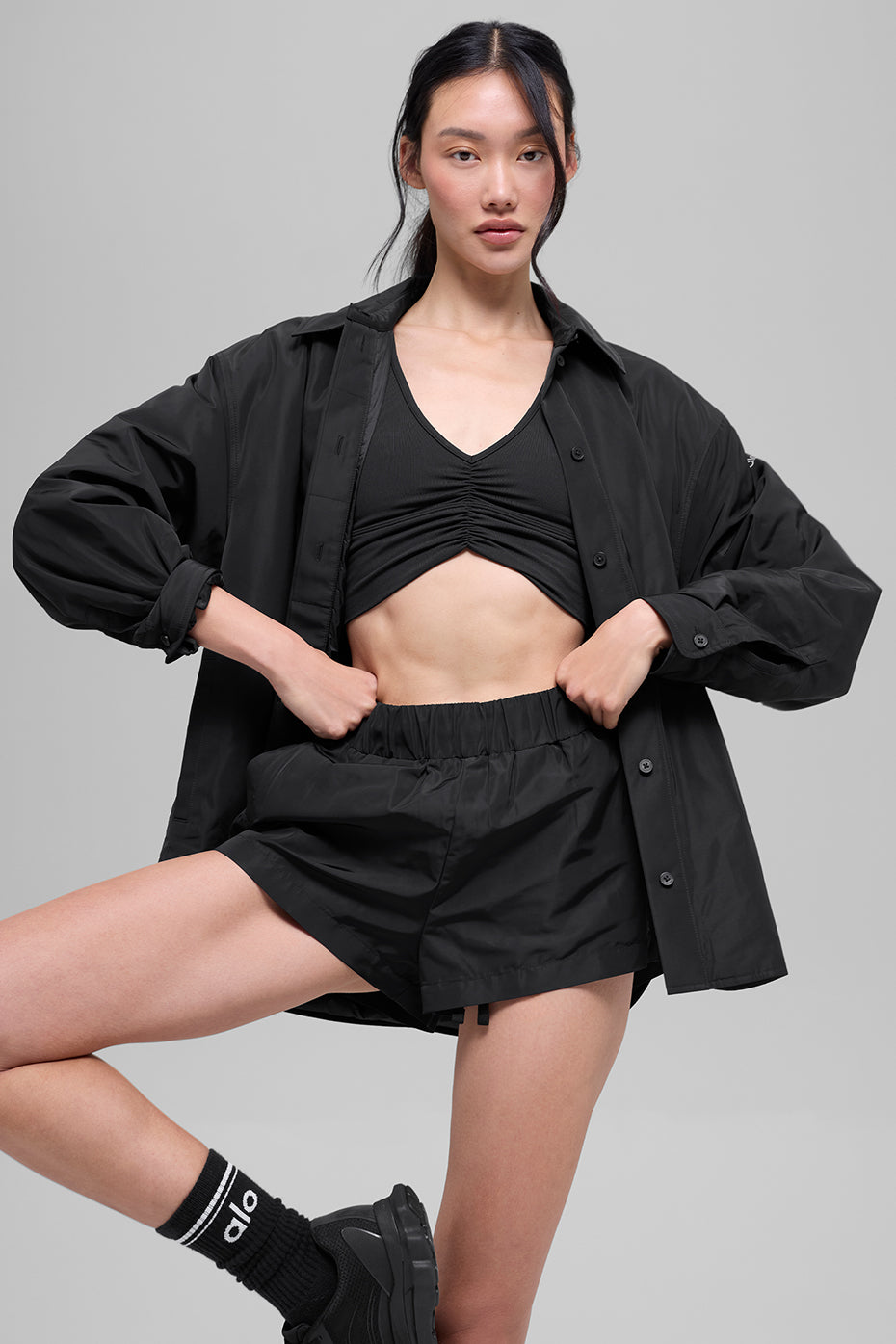 Alo Yoga High-Waist Socialite Short - Black - imagen 7