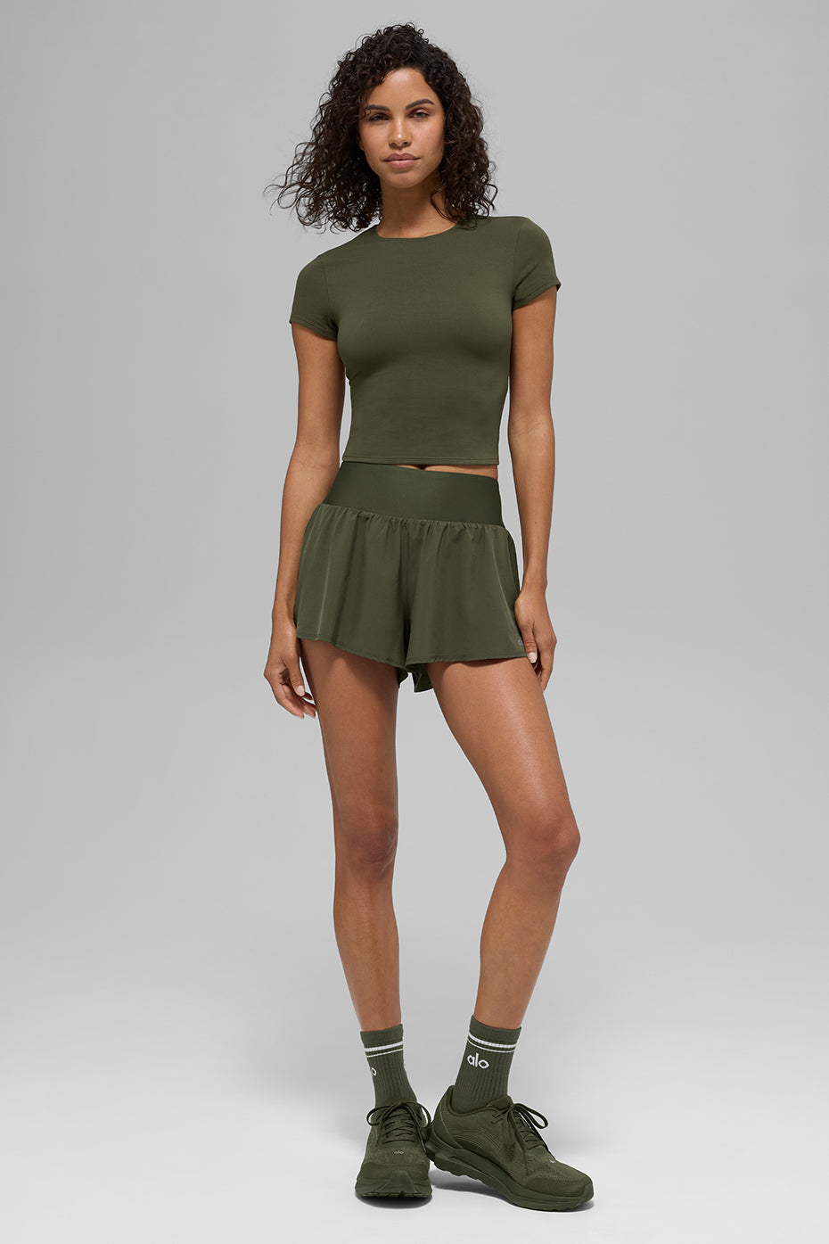 Alo Yoga Victory Running Short - Green Olive - imagen 5