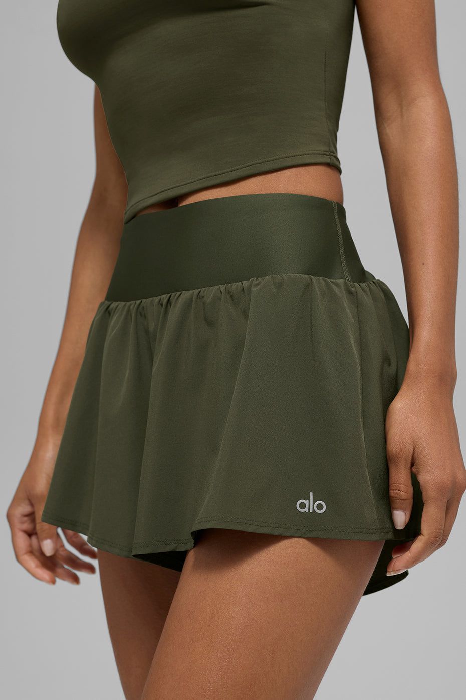 Alo Yoga Victory Running Short - Green Olive - imagen 3