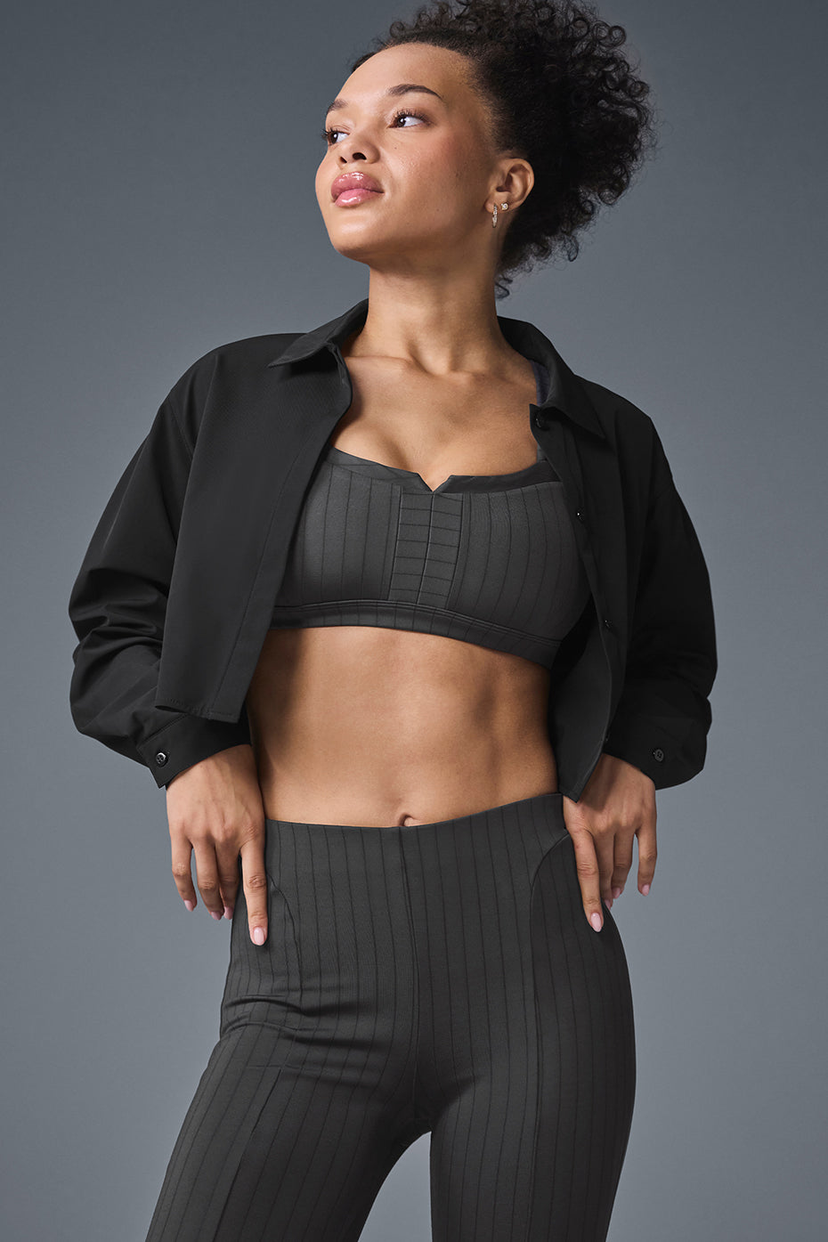 Alo Yoga Cropped Take Me Out Button Up - Black - imagen 1