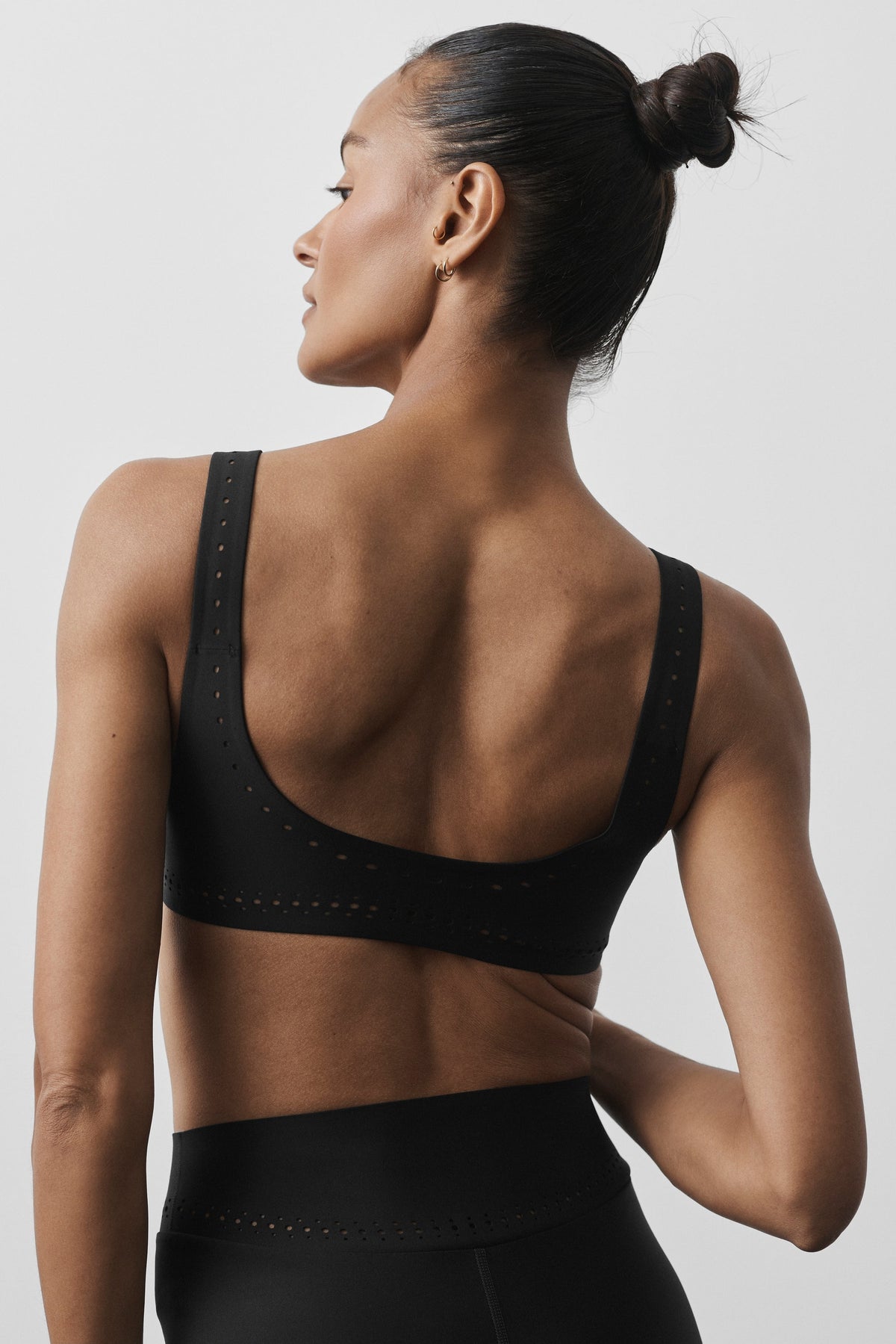 Alo Yoga Airlift Superstar Bra - Black - imagen 3
