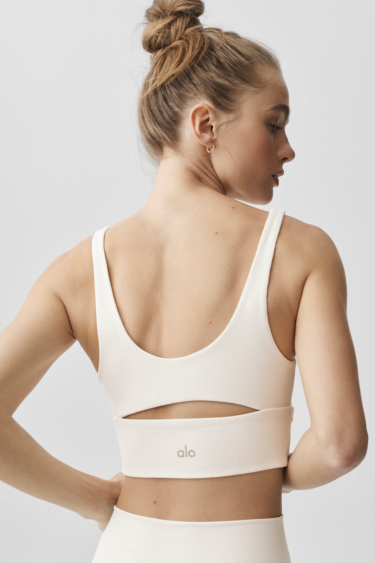 Alo Yoga Slit Bra - Ivory - imagen 2