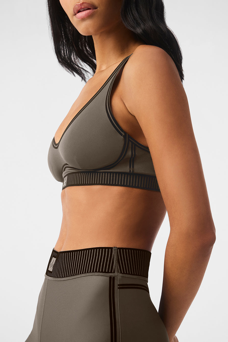 Alo Yoga Airlift Line Up Bra - Olive Tree - imagen 2