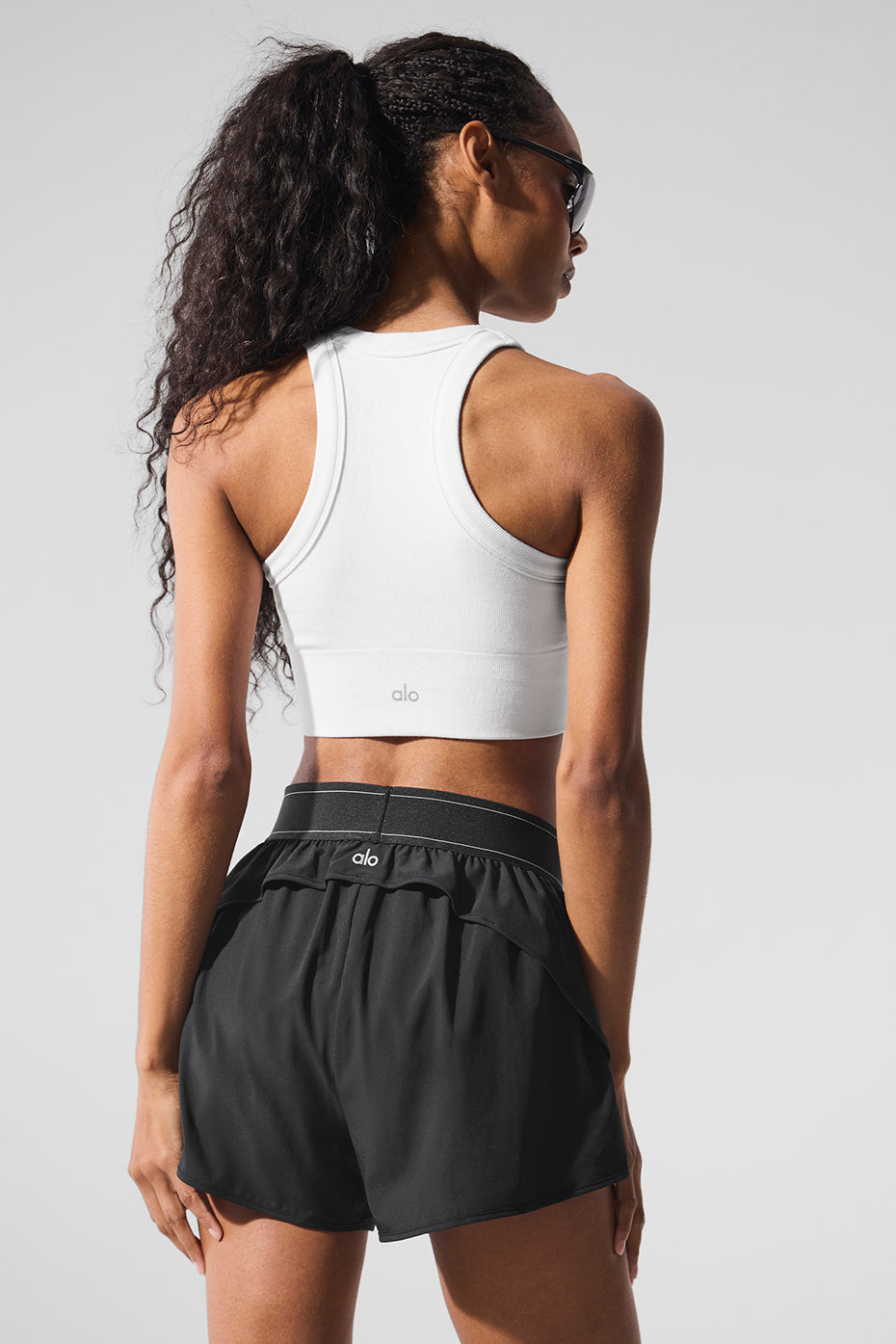 Alo Yoga Seamless Delight High Neck Bra - White - imagen 3