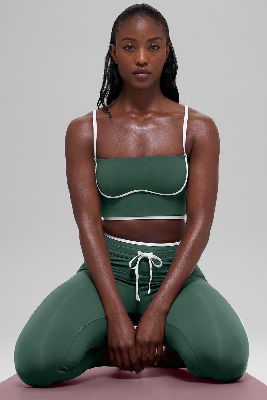 Alo Yoga Airbrush Streamlined Bra Tank - Clover Green/White - imagen 1