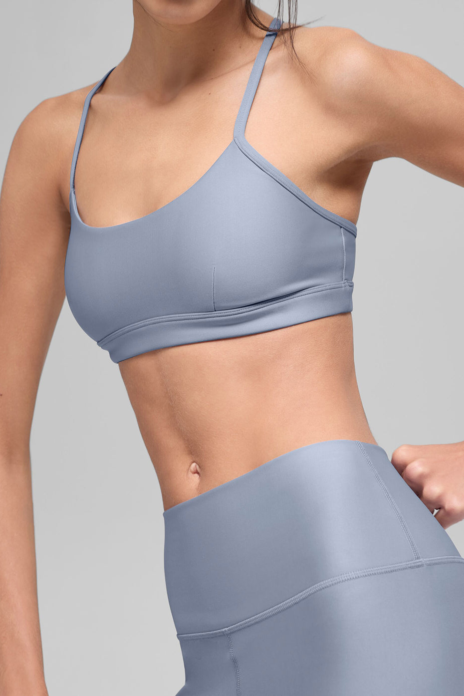 Alo Yoga Airlift Intrigue Bra - Winter Frost - imagen 3