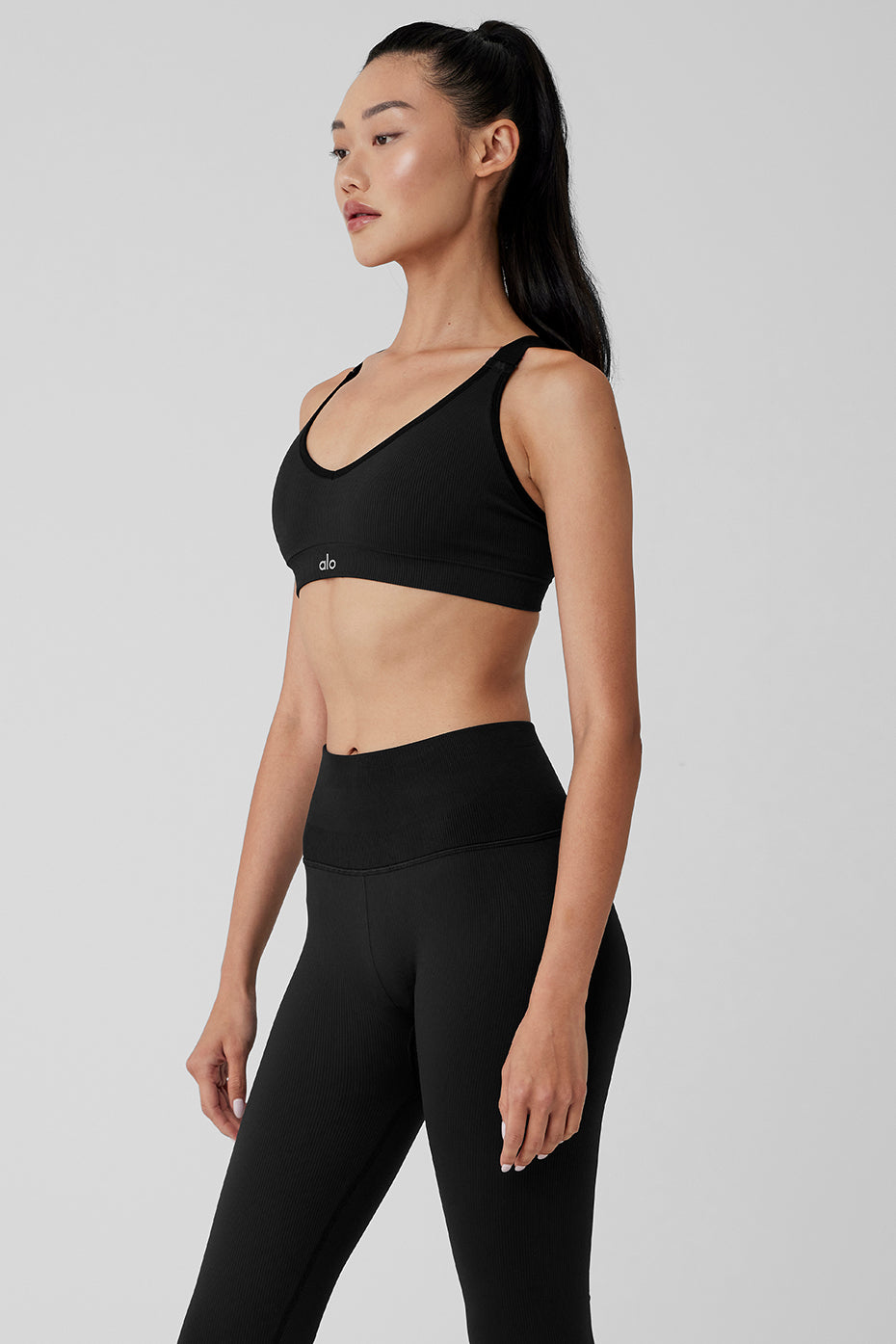 Alo Yoga Seamless Ribbed Favorite Bra - Black - imagen 3