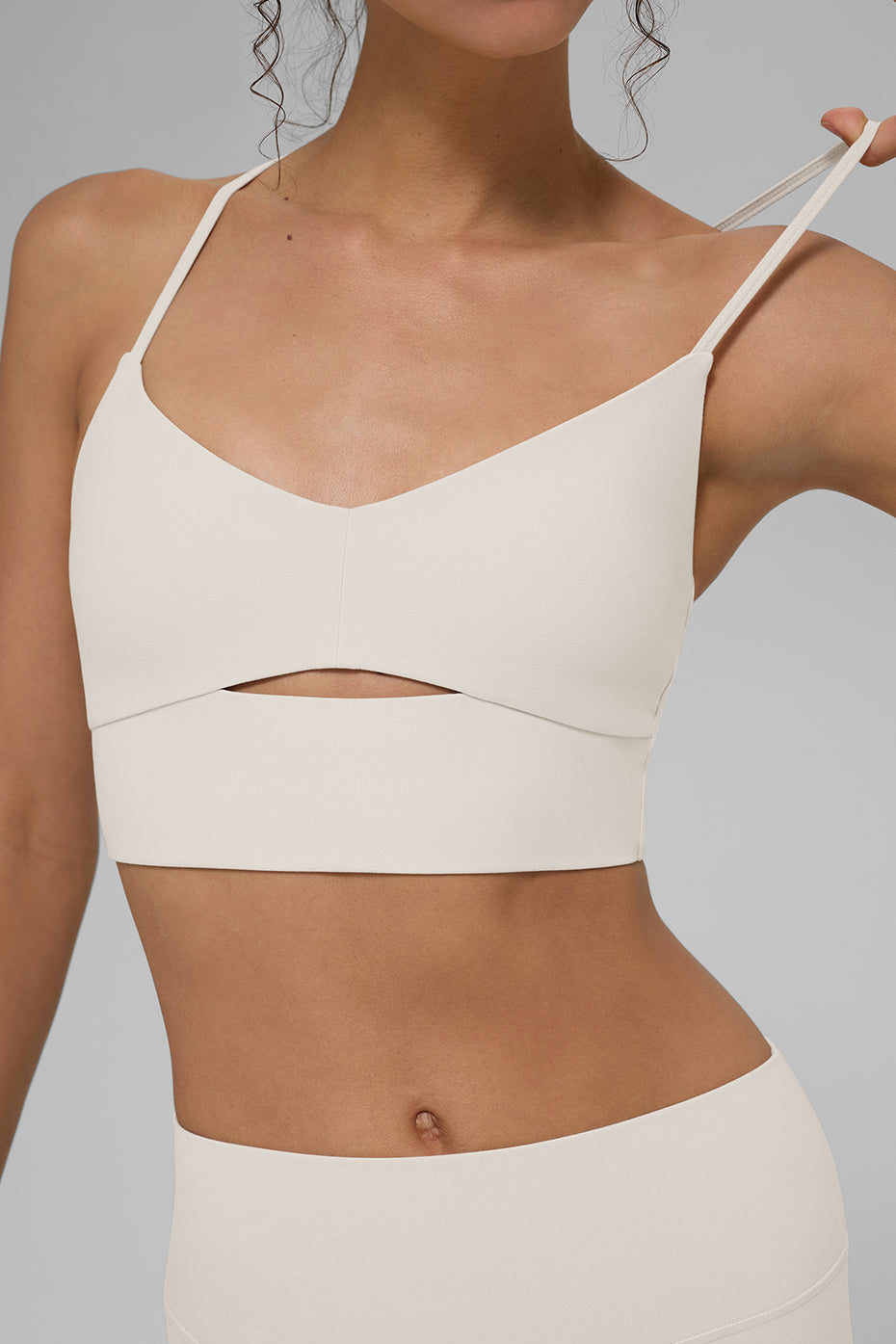 Alo Yoga Alosoft Highlight Bra - Bone - imagen 5