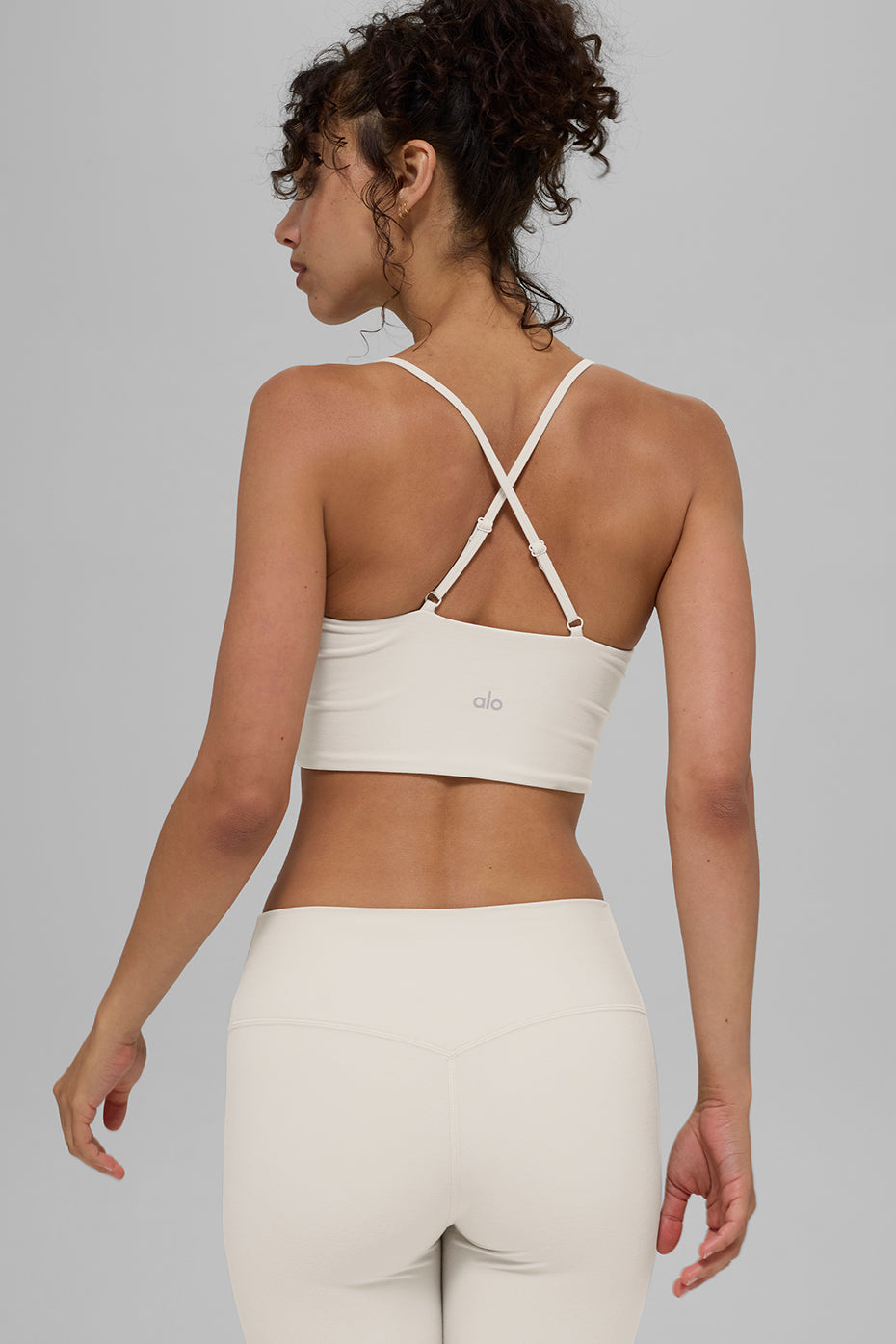 Alo Yoga Alosoft Highlight Bra - Bone - imagen 4