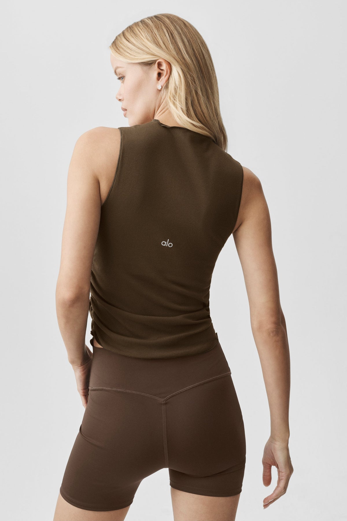 Alo Yoga Ribbed En Pointe Tank - Espresso - imagen 2