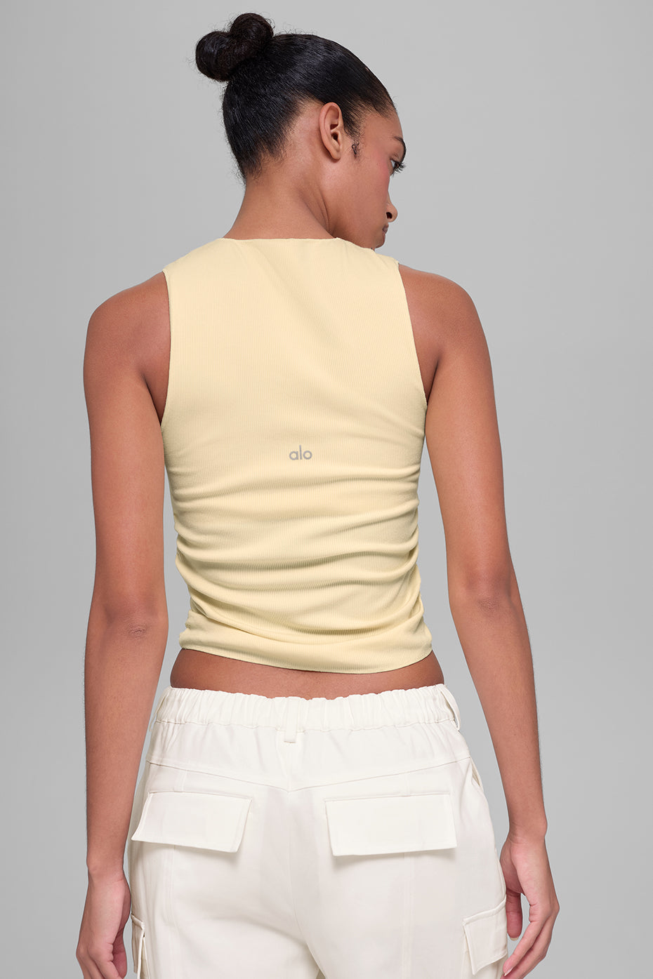 Alo Yoga Ribbed En Pointe Tank - Candlelight Yellow - imagen 2