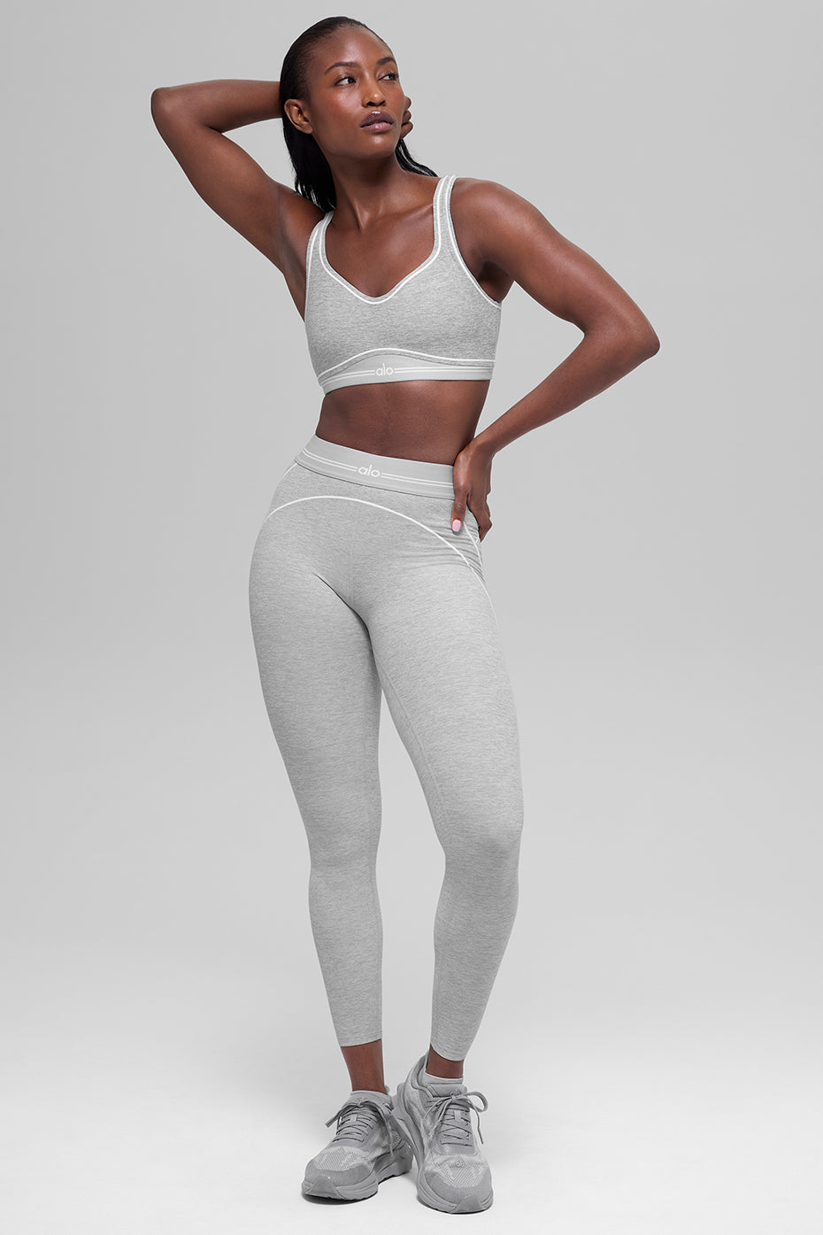 Alo Yoga Alosoft Heart Throb Bra - Athletic Heather Grey/White - imagen 6