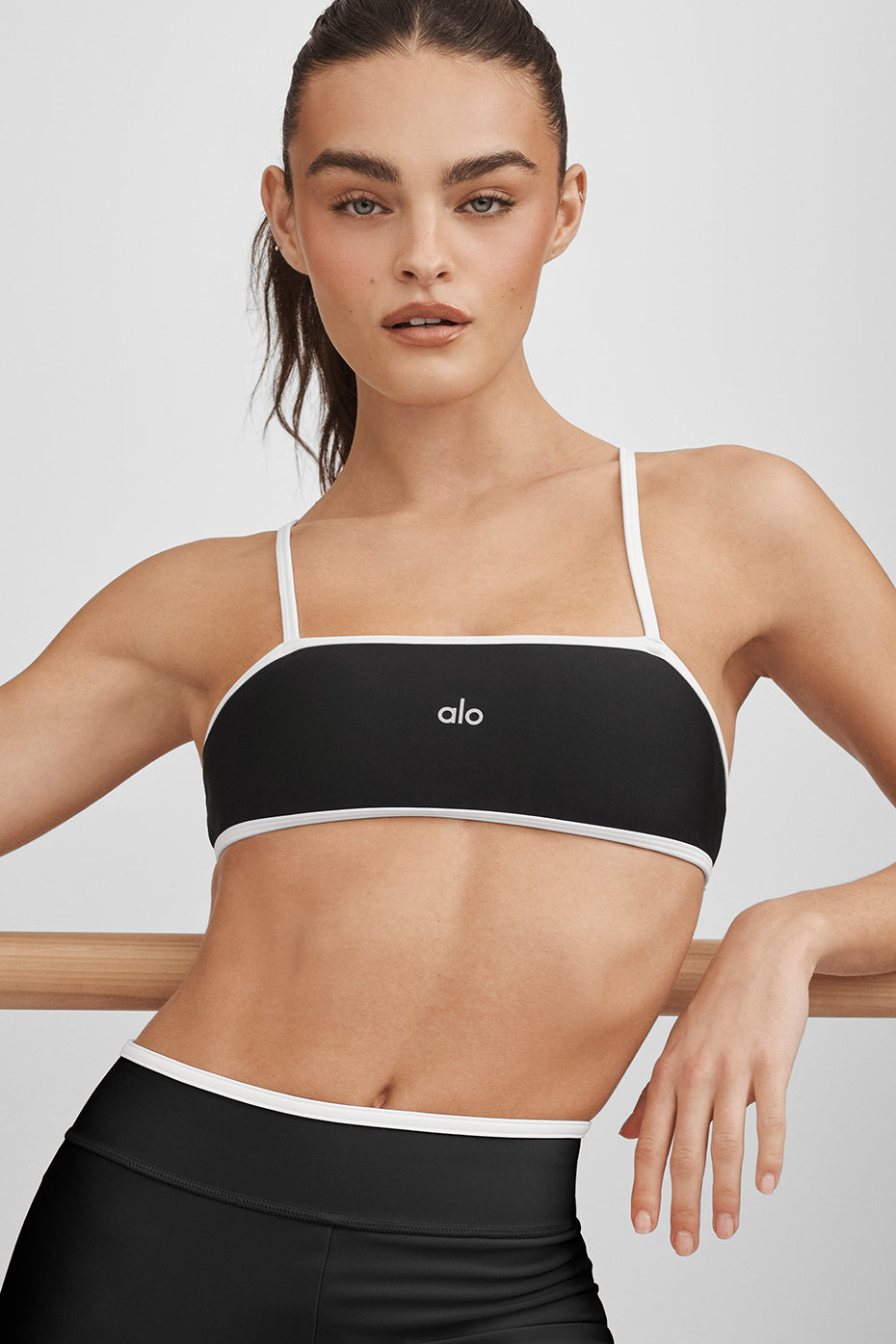 Alo Yoga Airlift Charger Bra - Black/White - imagen 1
