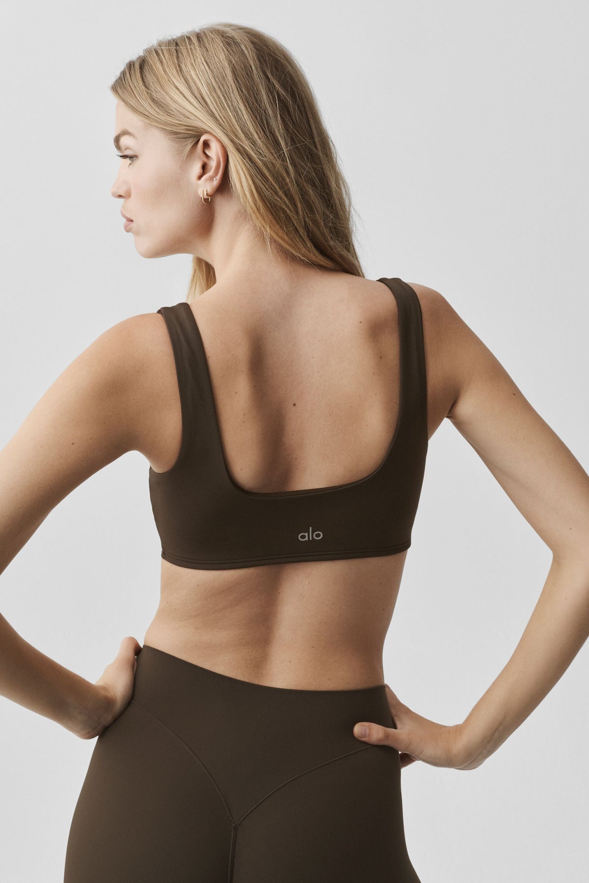 Alo Yoga ALO Softsculpt Precision Bra - Espresso - imagen 3