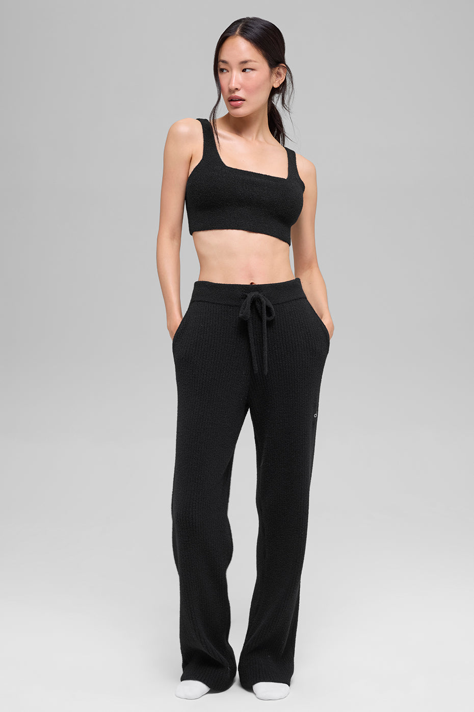 Alo Yoga Snuggle Up Sweater Bra - Black - imagen 4