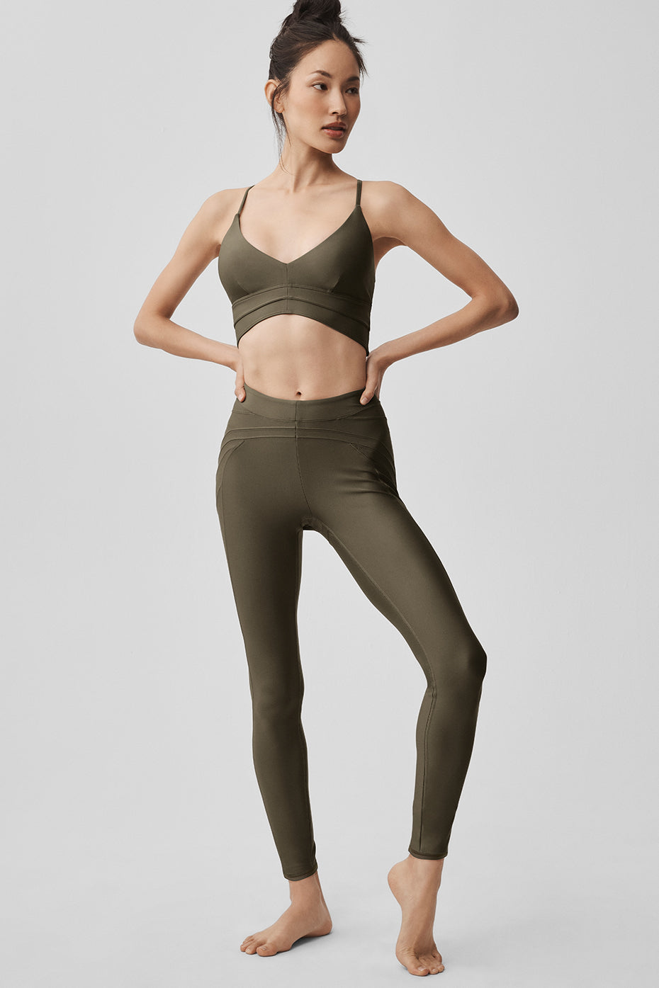 Alo Yoga Airlift Evolve Bra - Olive Tree - imagen 5