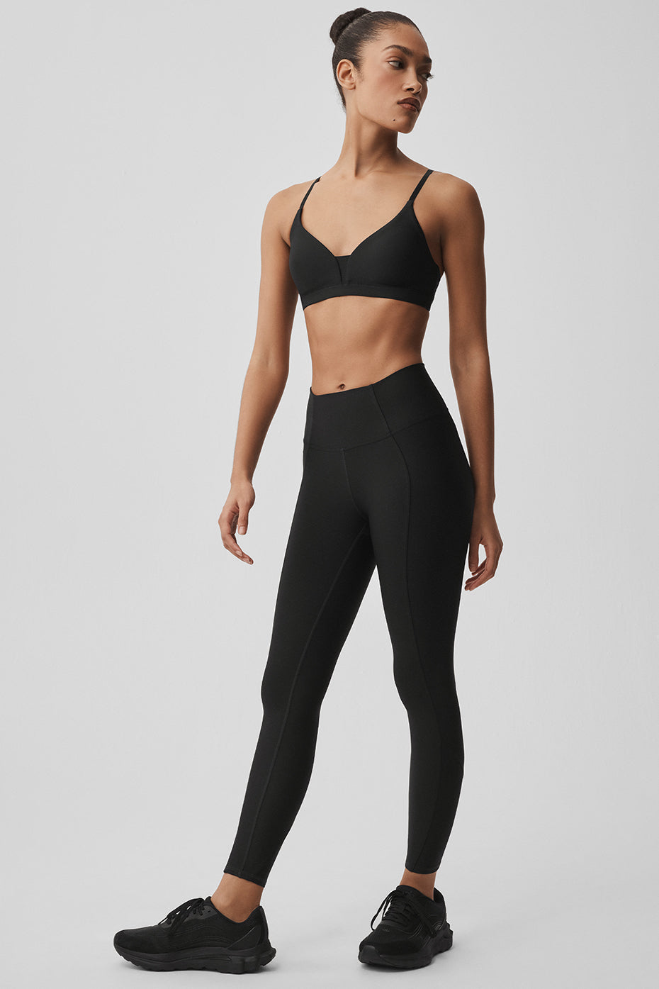 Alo Yoga Airlift Fine Line Bra - Black - imagen 4