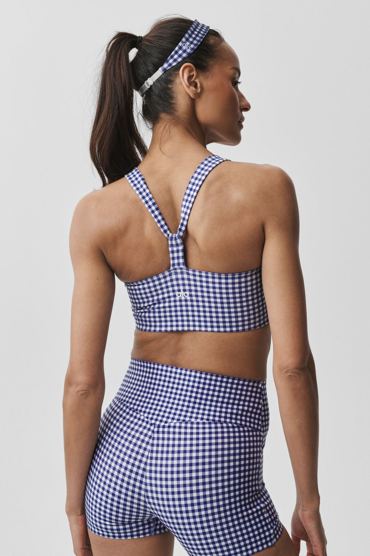 Alo Yoga Airlift Gingham Sleek Bra Tank - Navy Gingham - imagen 2