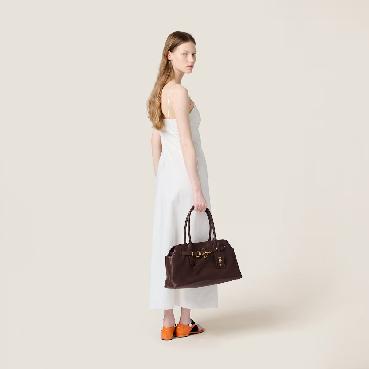 Maxivestido Miu Miu de lona flameada con bordados