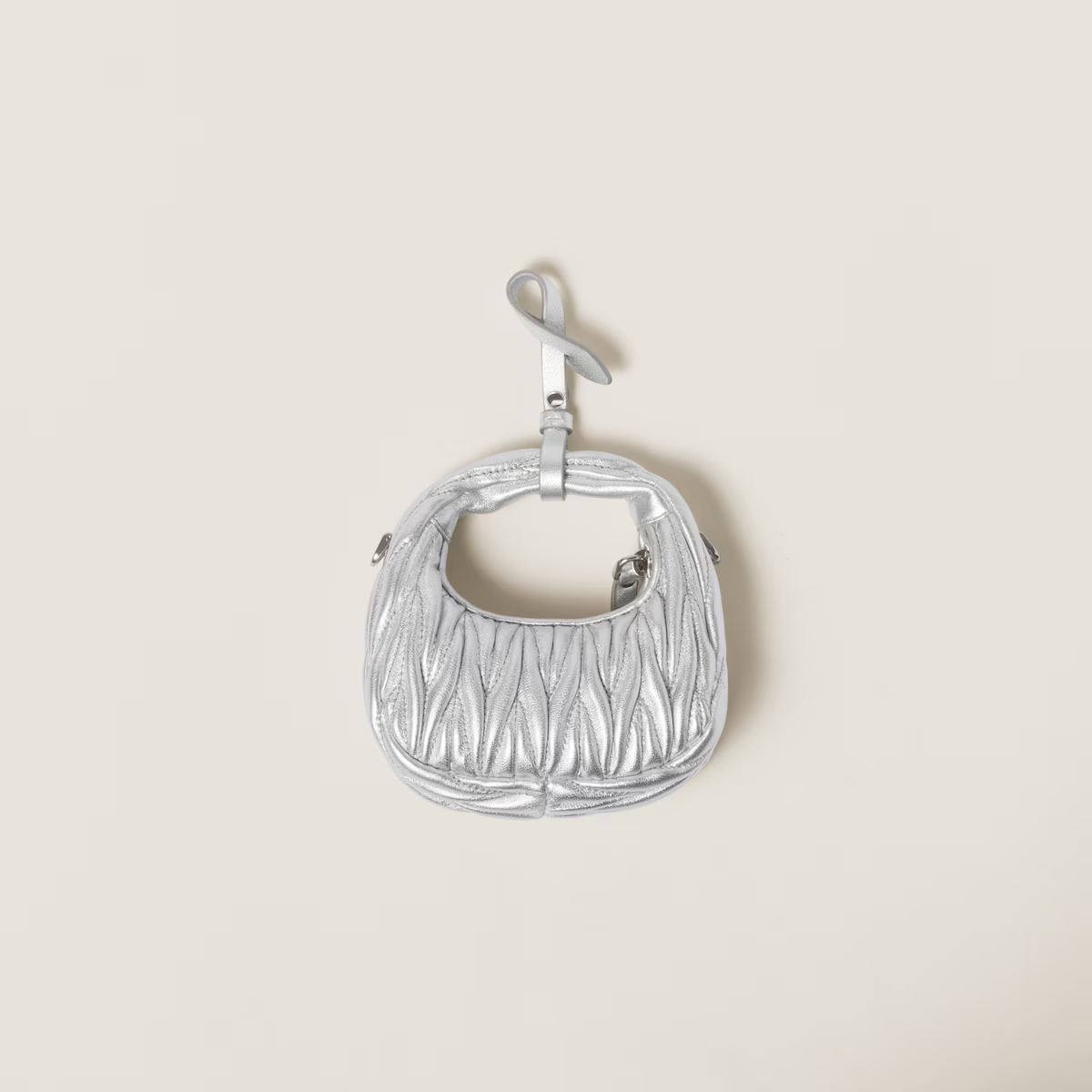 Miu Miu Microbolso hobo de napa Matelassé Wander