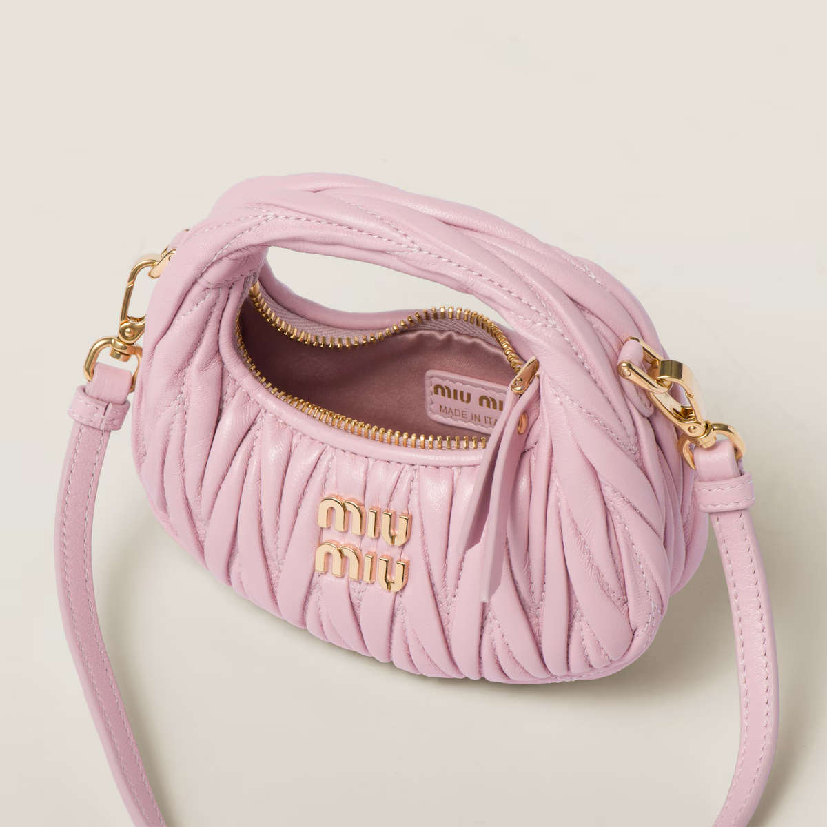 Miu Miu Microbolso hobo de napa Matelassé Wander